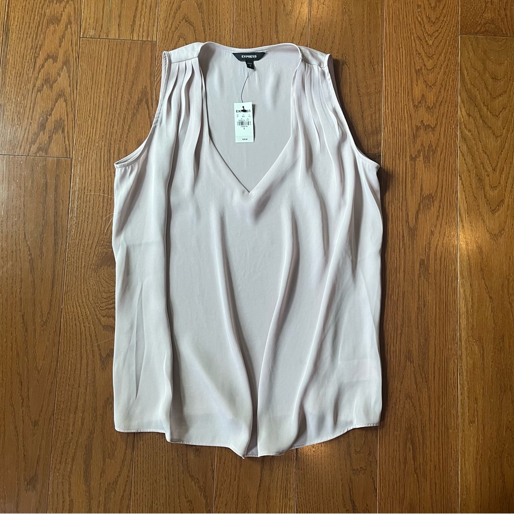 NEW Express Woman Top Pleated Shoulder V-Neck Tank Shirt S Blush pink